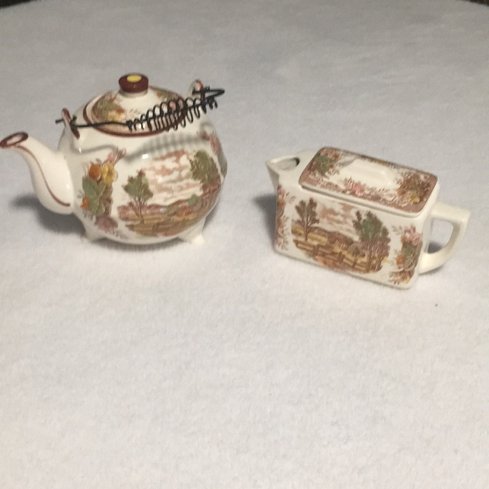 Jewel teapot creamer w/country scene & floral spray vintage made in Japan